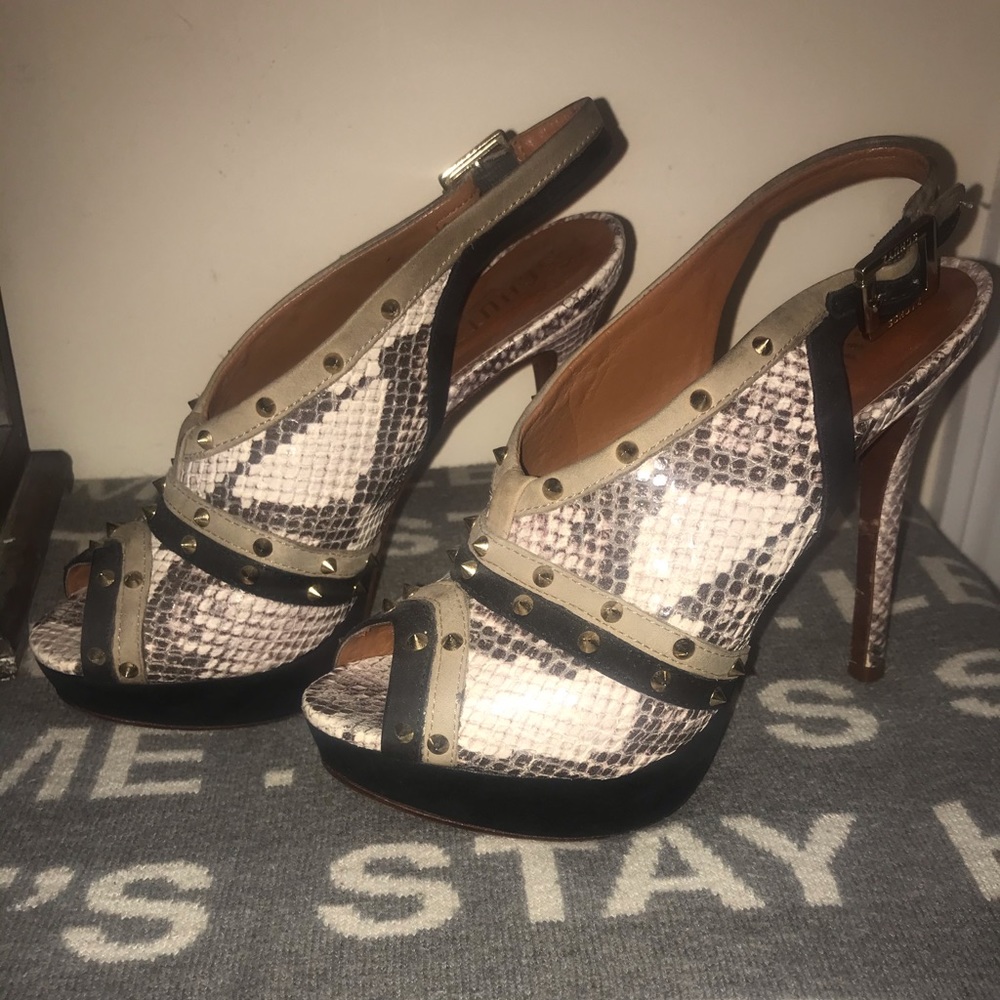 💯% Authentic Snake Style Schutz Heels